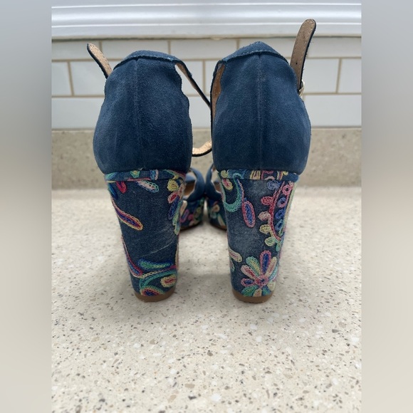 Anthropologie Scalloped Platform Heels (Size 41) - Picture 9 of 16